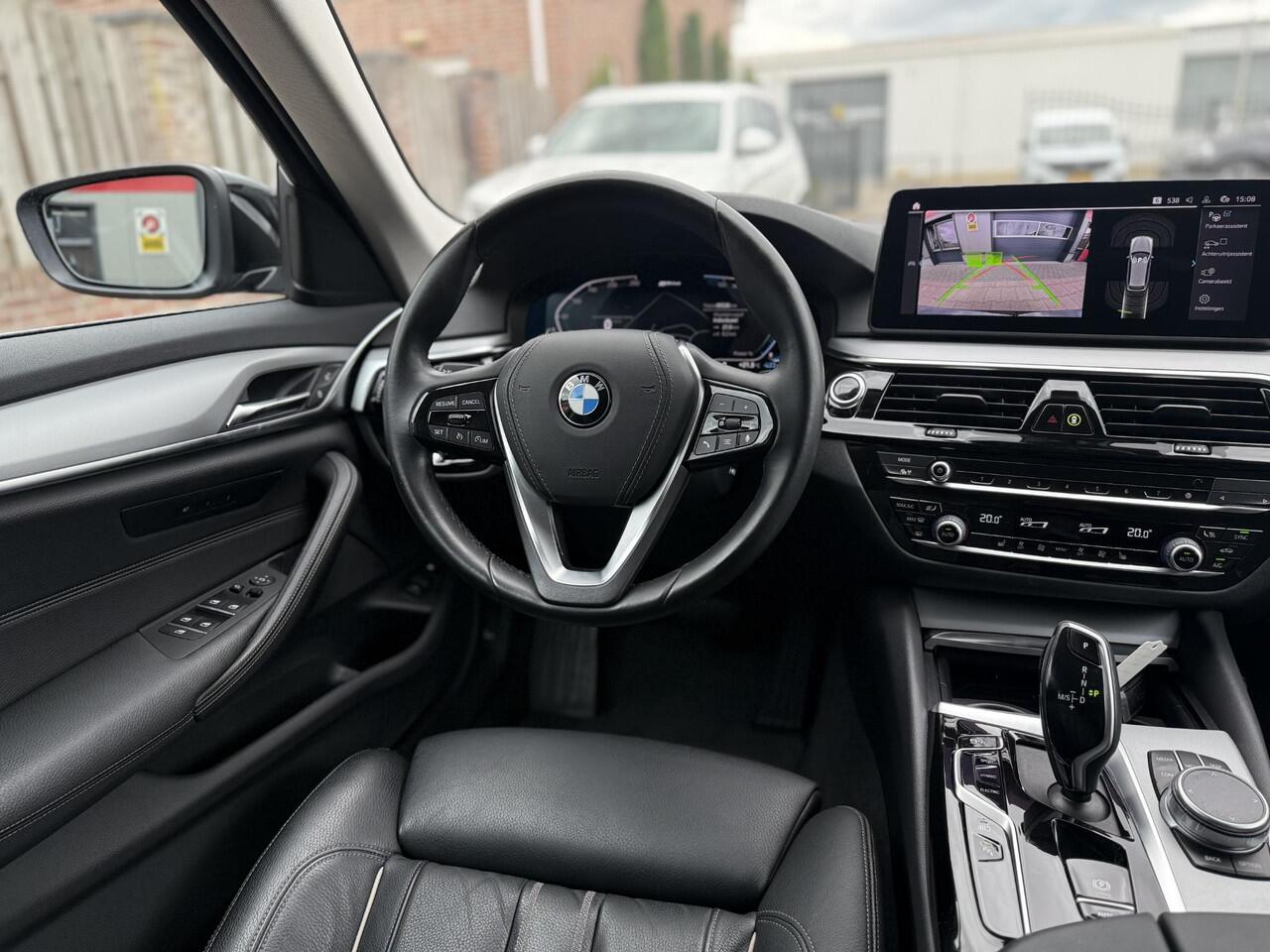 BMW 5-SERIE Touring 530e NL Auto comfort/laser/leder/Shadow