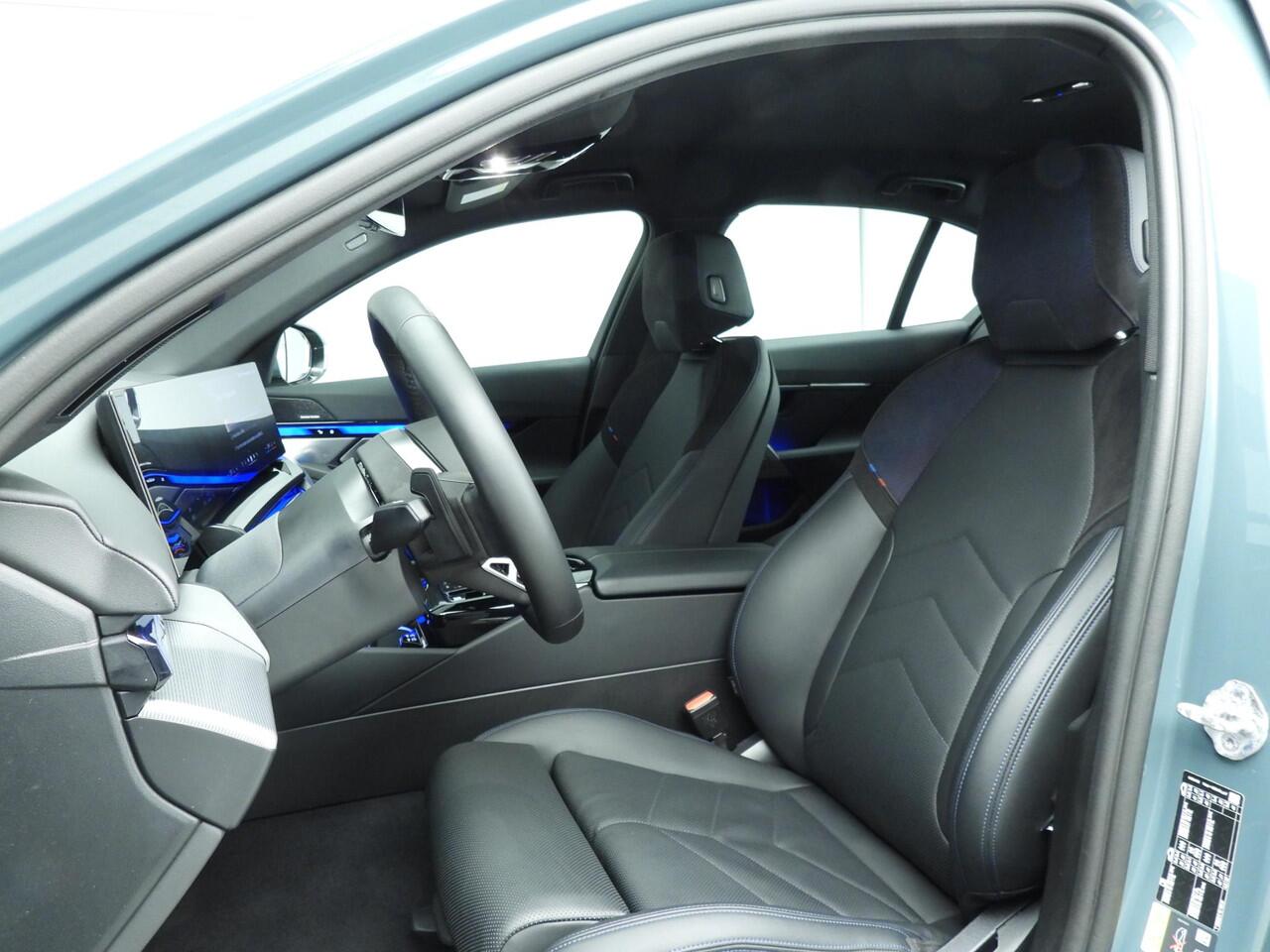 BMW 5-SERIE Sedan 530e | M-Sportpakket | LED | Navigatie | Active cruise | Sportstoelen | Stoelverwarming | DAB | Harman-kardon sound | Alu 20 inch