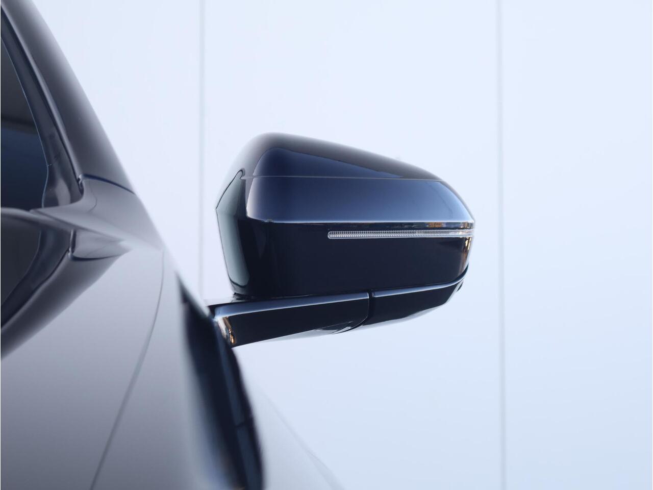 BMW 5-SERIE 550e xDrive Touring | M Sportpakket Pro | Innovation Pack | Travel Packj | Comfort Pack