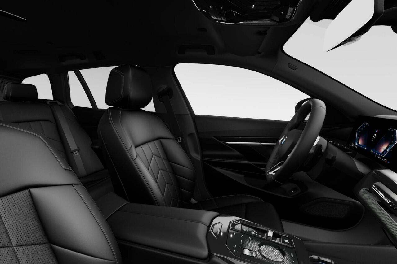 BMW 5-SERIE Touring 520i | M Sport | Travel Pack | Comfort Pack