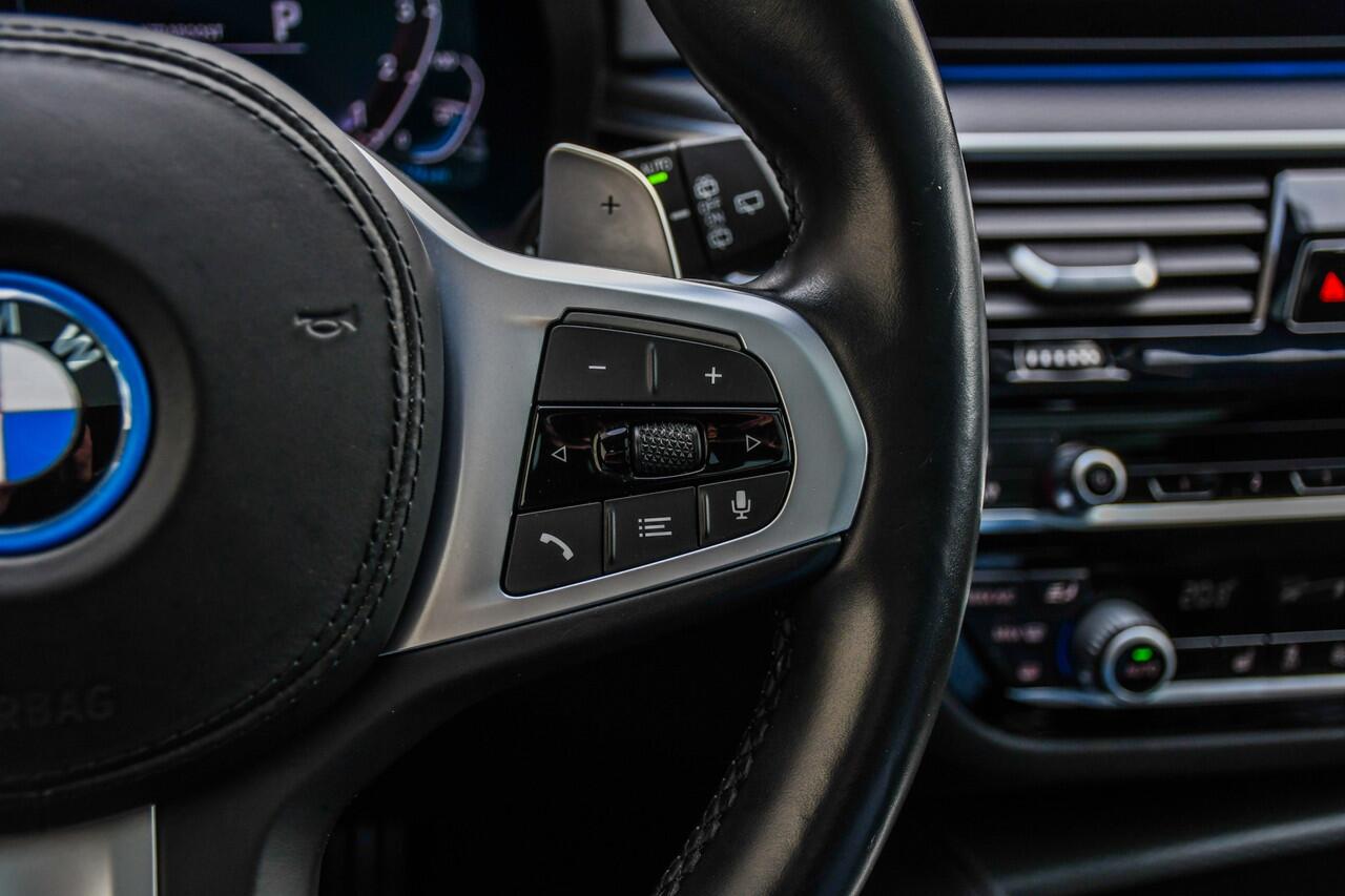 BMW 5-SERIE Touring 530e xDrive Executive BTW | Laser Light | M-pakket | Concoursstaat