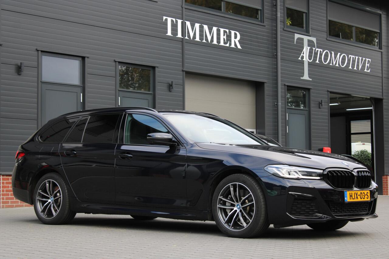 BMW 5-SERIE Touring 530e x-Drive High Executive M-Sport - Dealer onderhouden Laser light - Panoramadak - Trekhaak - Apple Carpay - Head-up display
