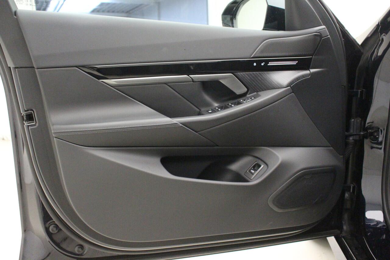 BMW 5-SERIE Touring 530e M-Sport | 20" | Trekhaak | Driving Assistant Plus | Travel Pack | Camera