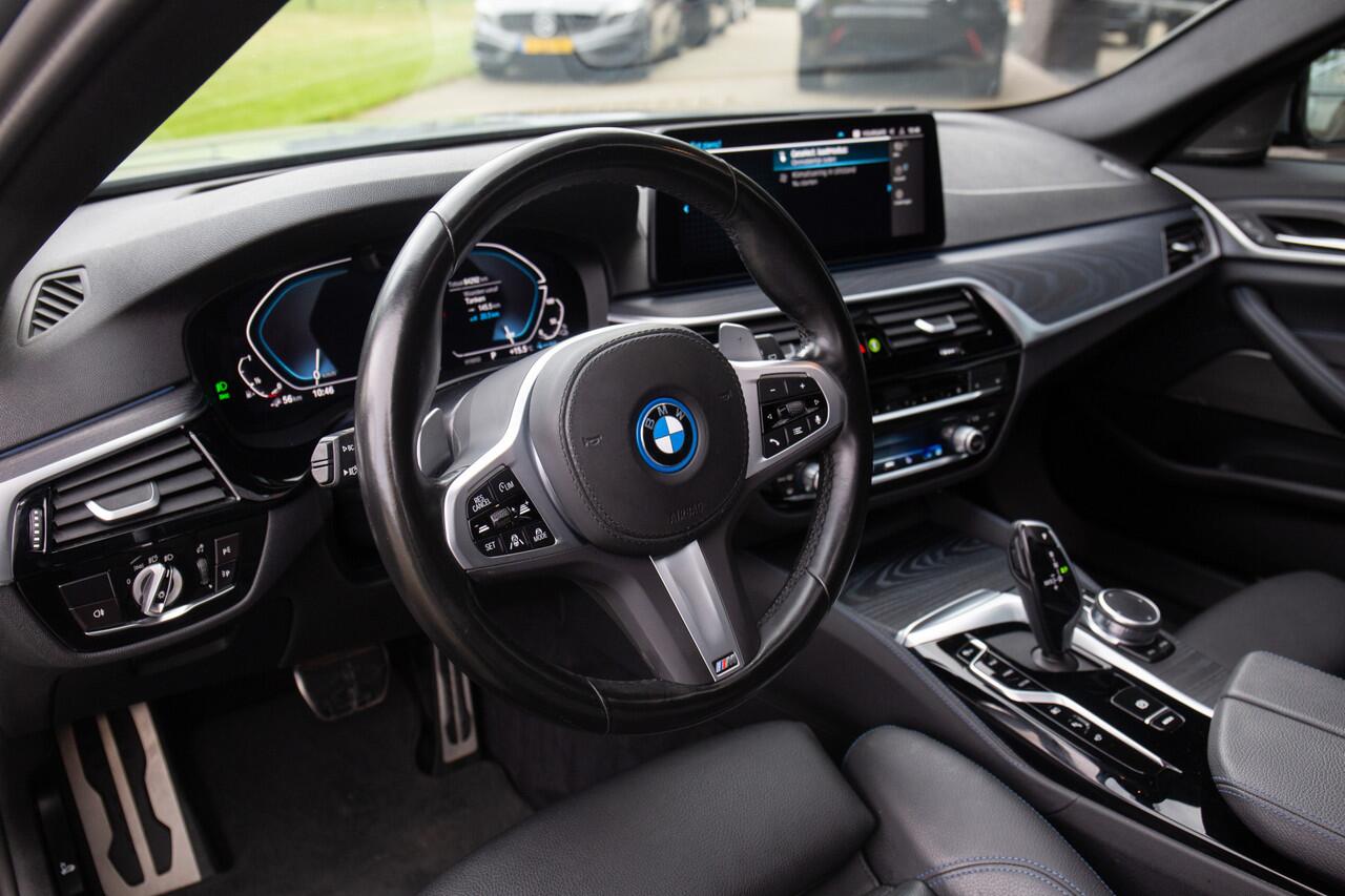 BMW 5-SERIE Touring 530e M-Sport , Panoramadak, Adap. cruise, Harmam/Kardon, Vol!