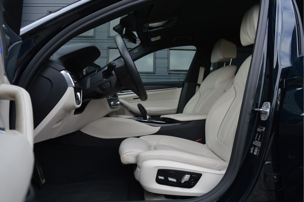 BMW 5-SERIE Touring 520i High Executive | M-PAKKET | 360 CAM | CARPLAY |
