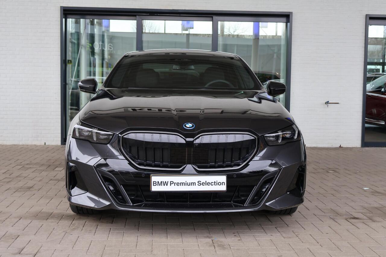 BMW 5-SERIE 530e Sedan | M Sport Edition | M Sportpakket Pro | Equipment Pack Pro | Travel Pack | Comfort Pack