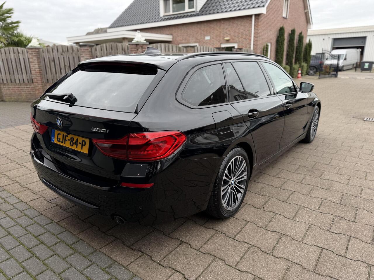 BMW 5-SERIE Touring 520i High Executive Shadow Line