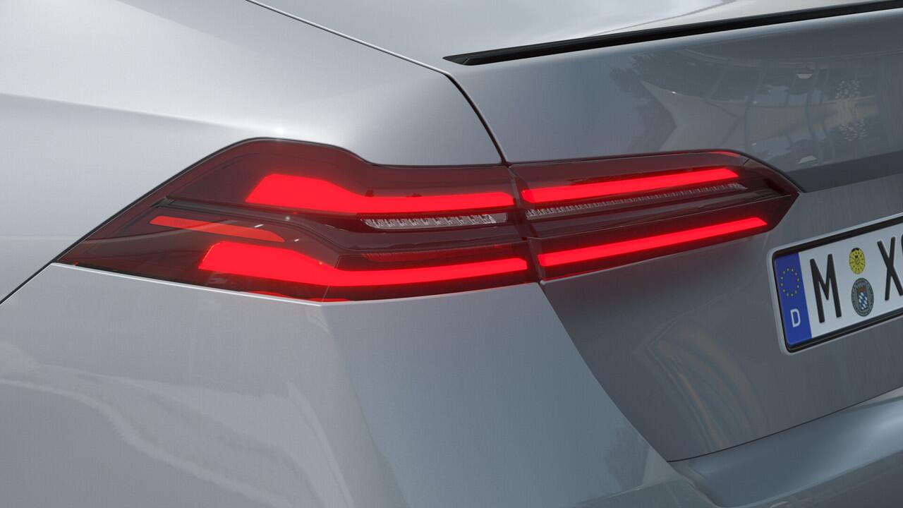 BMW 5-SERIE 530e M Sport Automaat / Panoramadak / Bowers & Wilkins / Adaptieve LED / Stoelventilatie / Parking Assistant Plus / Stoelventilatie / Comfort Access