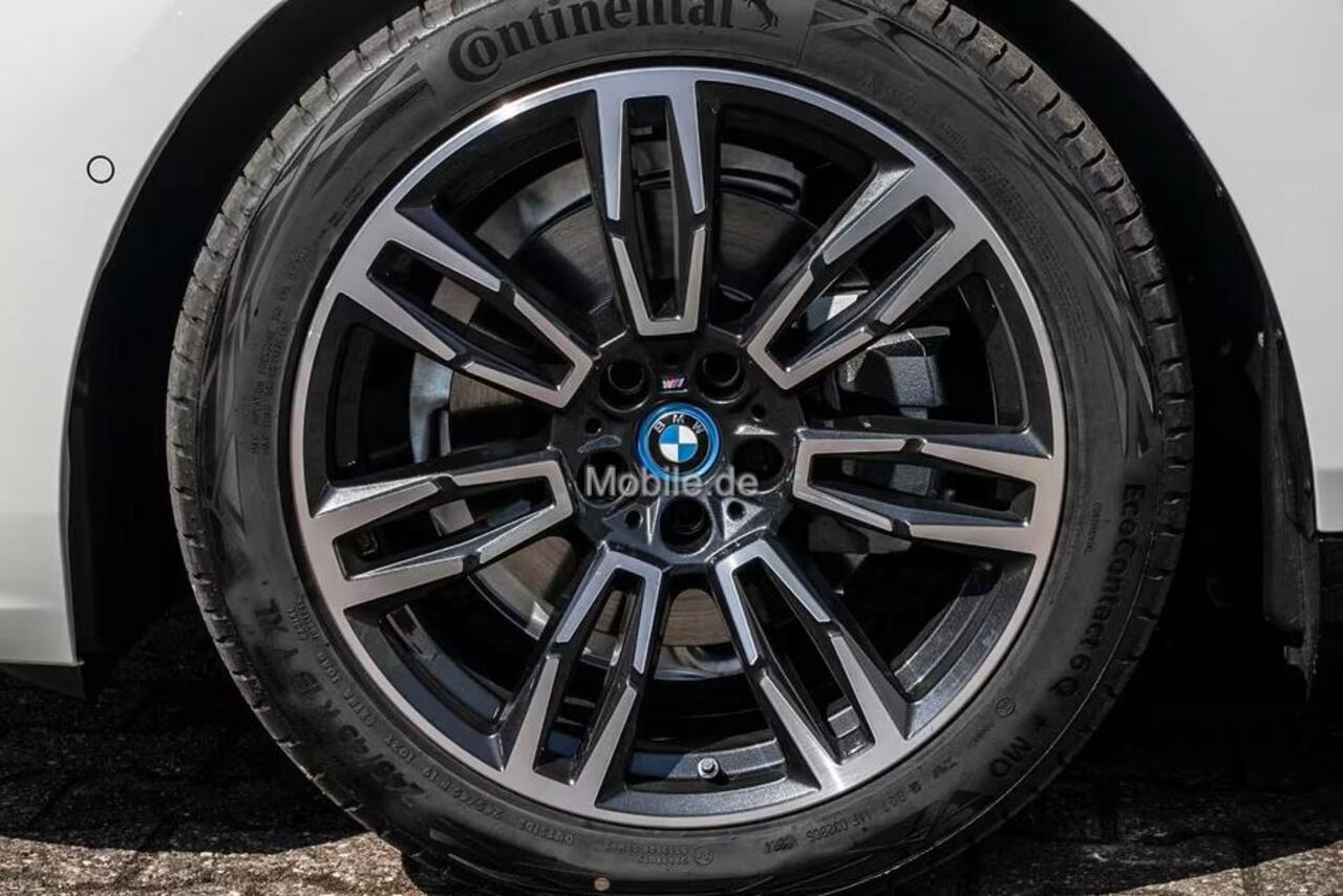 BMW 5-SERIE Touring 530e xDrive M-SPORT ** LED, NAVI+, LEDER, 19-inch LMV, ALARM, M-ONDERSTEL ** 1e EIG - UNFALLFREI - ¤ 17.900,= onder NP ** ** INFORMEER OOK NAAR ONZE AANTREKKELIJKE FINANCIAL-LEASE TARIEVEN **