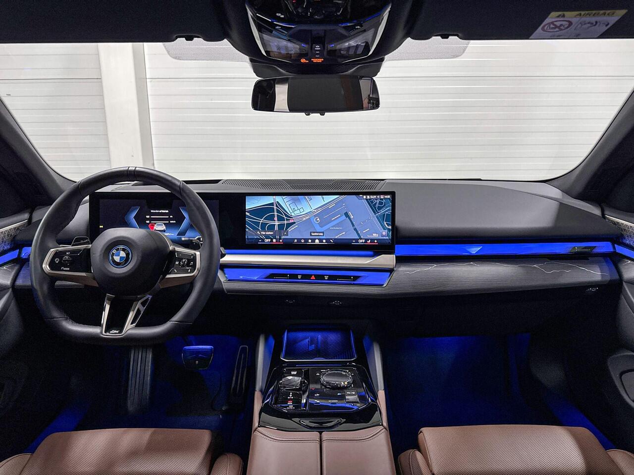 BMW 5-SERIE Touring 550e xDrive | M-Sport Pro | Pano | Bowers & Wilkins | Trekhaak