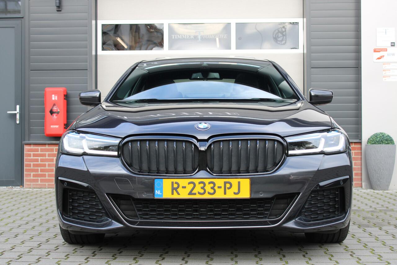 BMW 5-SERIE 520i Business Edition Plus M-Sport - Schuif kanteldak - Laserlight - 19 inch Goed onderhouden