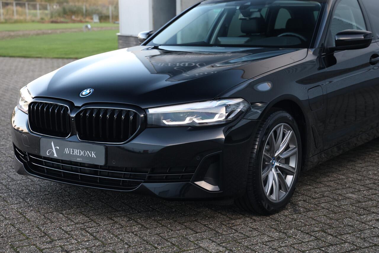 BMW 5-SERIE Touring 530e Executive Black Edition 292PK NAP|Sportstoelen|Stoelv|SOH 98%