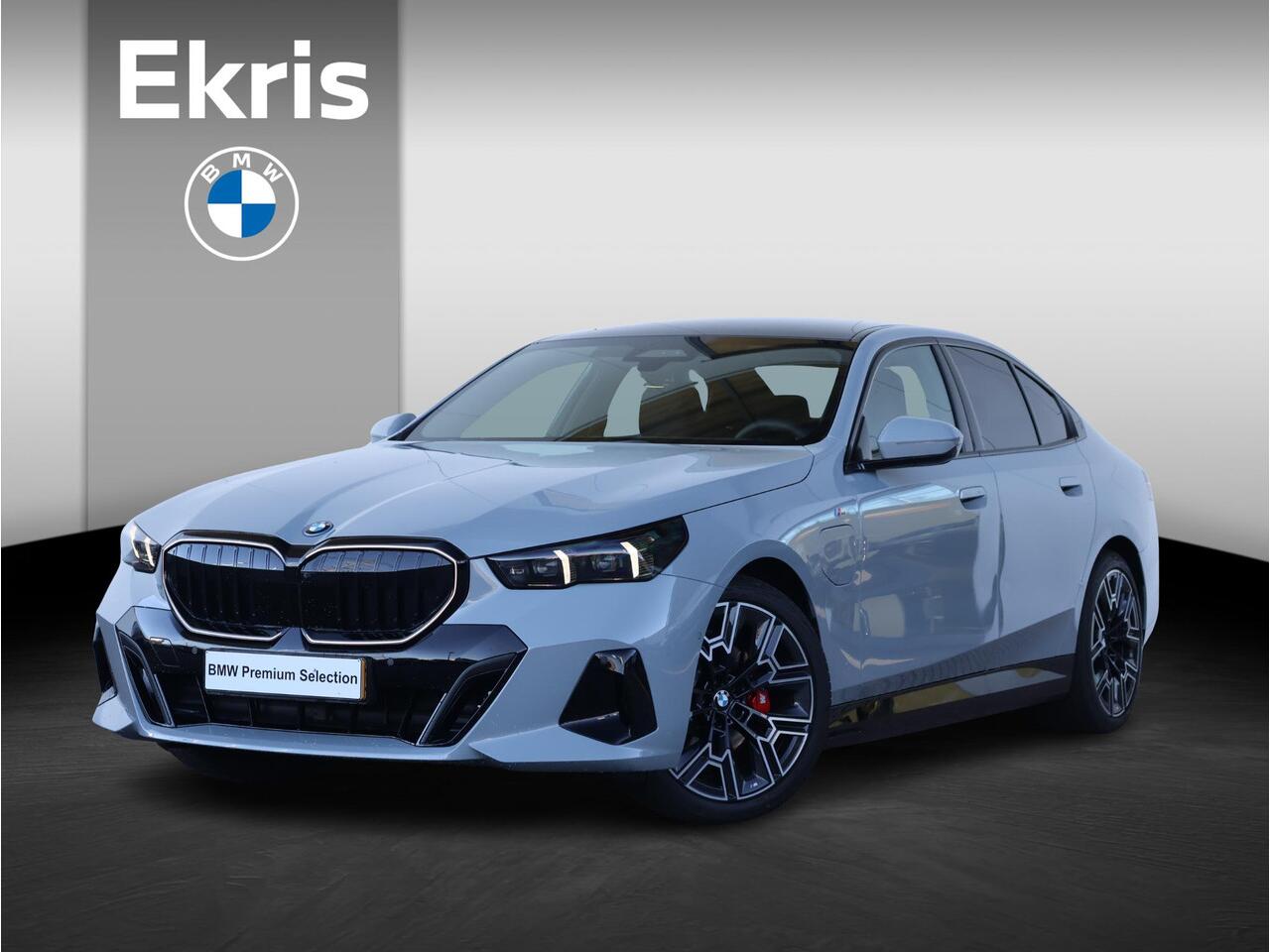 BMW 5-SERIE 530e M Sport Edition M Sportpakket Pro/ Comfort Access/ Elektrische Trekhaak/ panoramadak/ Driving Assistant Professional/ Bowers & Wilkins/ Stuurwiel Verwarming