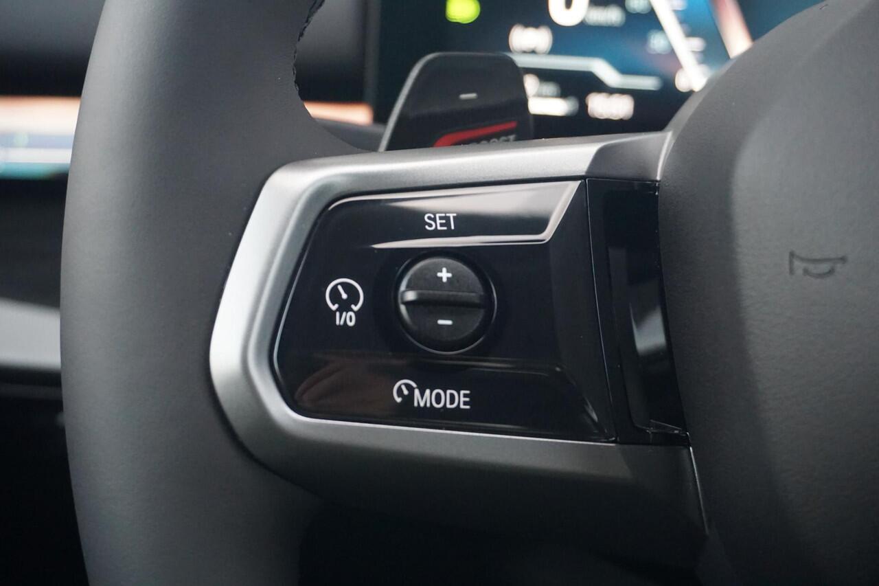 BMW 5-SERIE Sedan 530e M Sportpakket Pro 20'' / Harman Kardon / Comfortstoelen met stoelventilatie / Driving Assistant Professional / Trekhaak