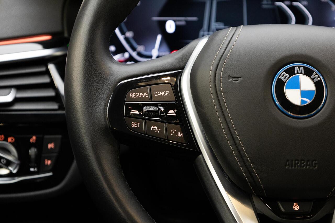 BMW 5-SERIE Touring 530e Executive | Driving Assistant | Adaptive Cruise | Trekhaak |