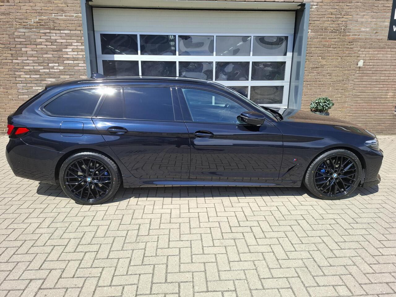 BMW 5-SERIE Touring 530e M-uitvoering/ Trekhaak