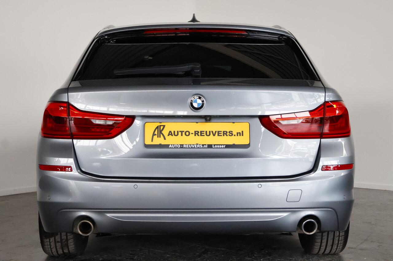 BMW 5-SERIE Touring 520i Business Edition Cruise / Navi / Carplay / Camera / Trekhaak
