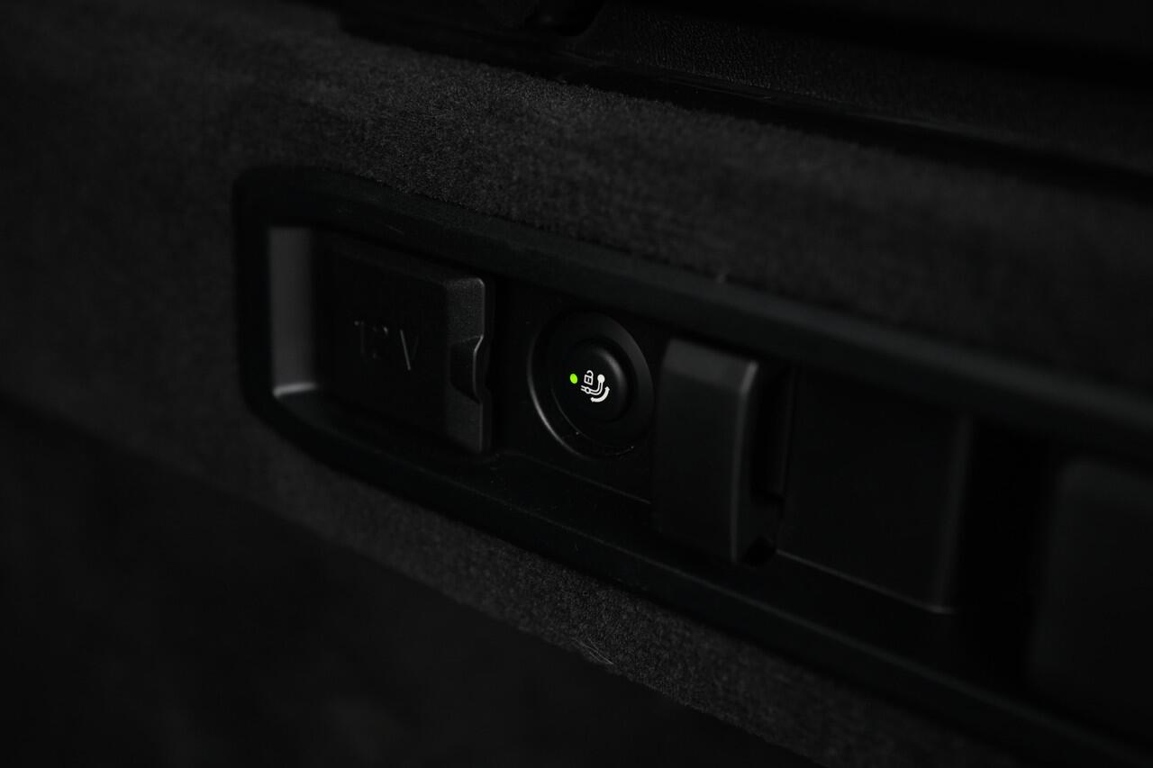 BMW 5-SERIE Touring 530e M Sport Automaat / Trekhaak / Adaptieve LED / Parking Assistant Plus / Stoelventilatie / Comfort Access / Live Cockpit Professional