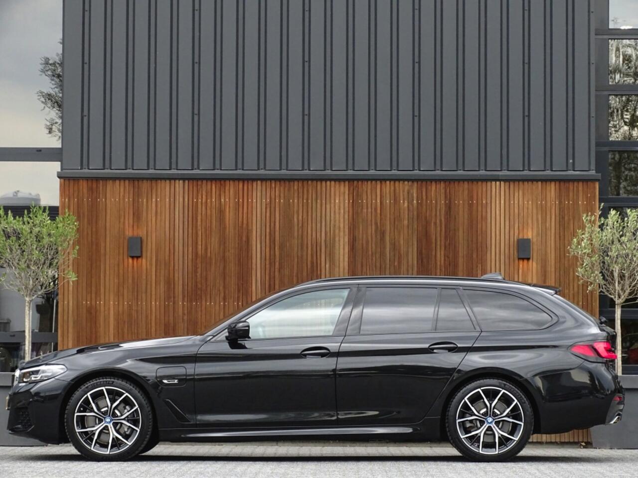 BMW 5-SERIE 530e 292PK / M-sport / Morel Audio / ACC / 2022