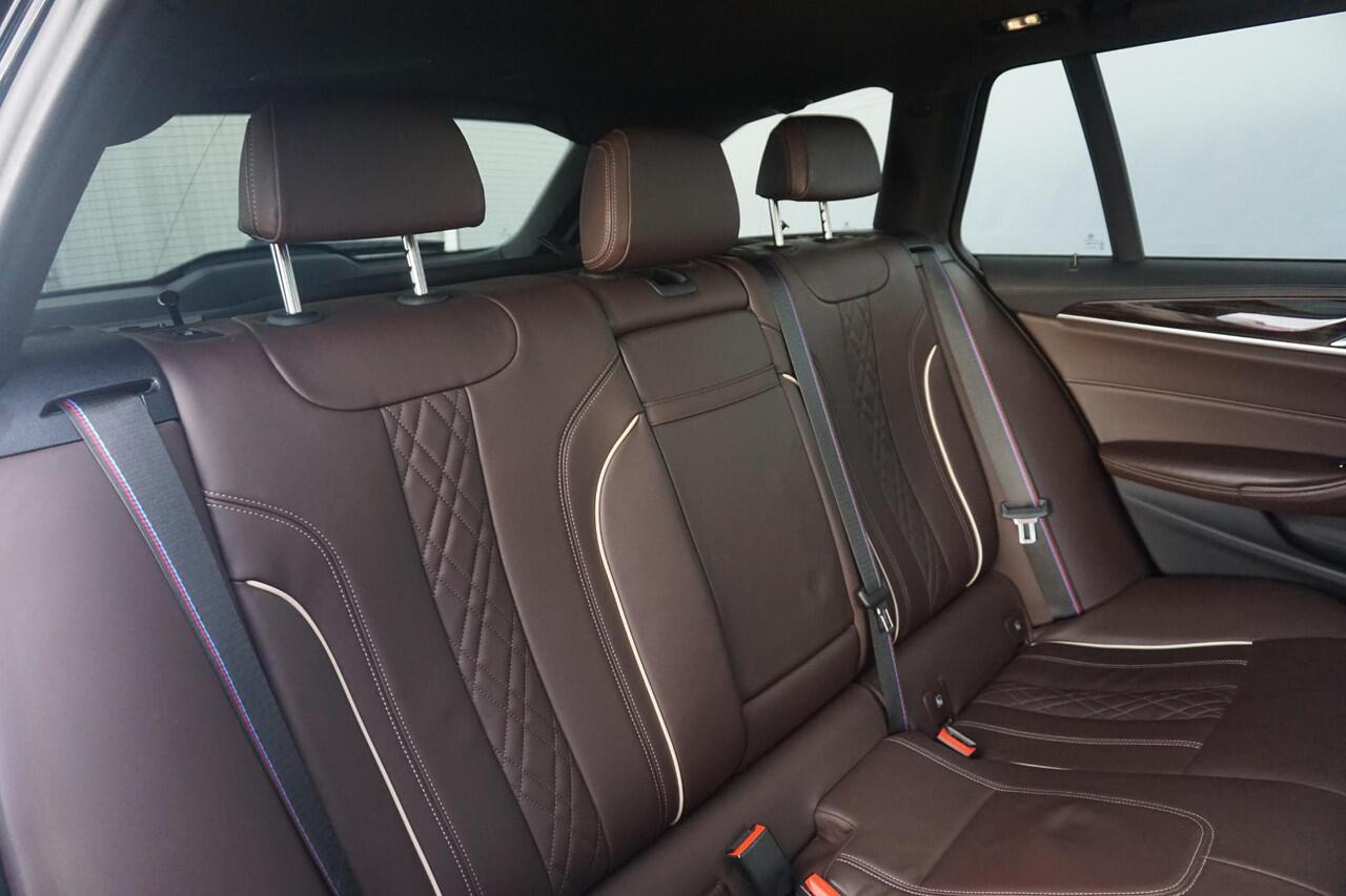 BMW 5-SERIE Touring 530i High Executive Edition | M Sport / Elektrisch panorama-dak / Comfortstoelen / Head-up / HIFI / Comfort Access / Dodehoek detectie