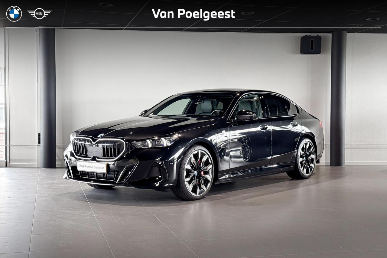 BMW 5-SERIE Sedan 550e xDrive | M Sport Pro | Bowers & Wilkins | Glazen Panoramadak | Head-up Display |