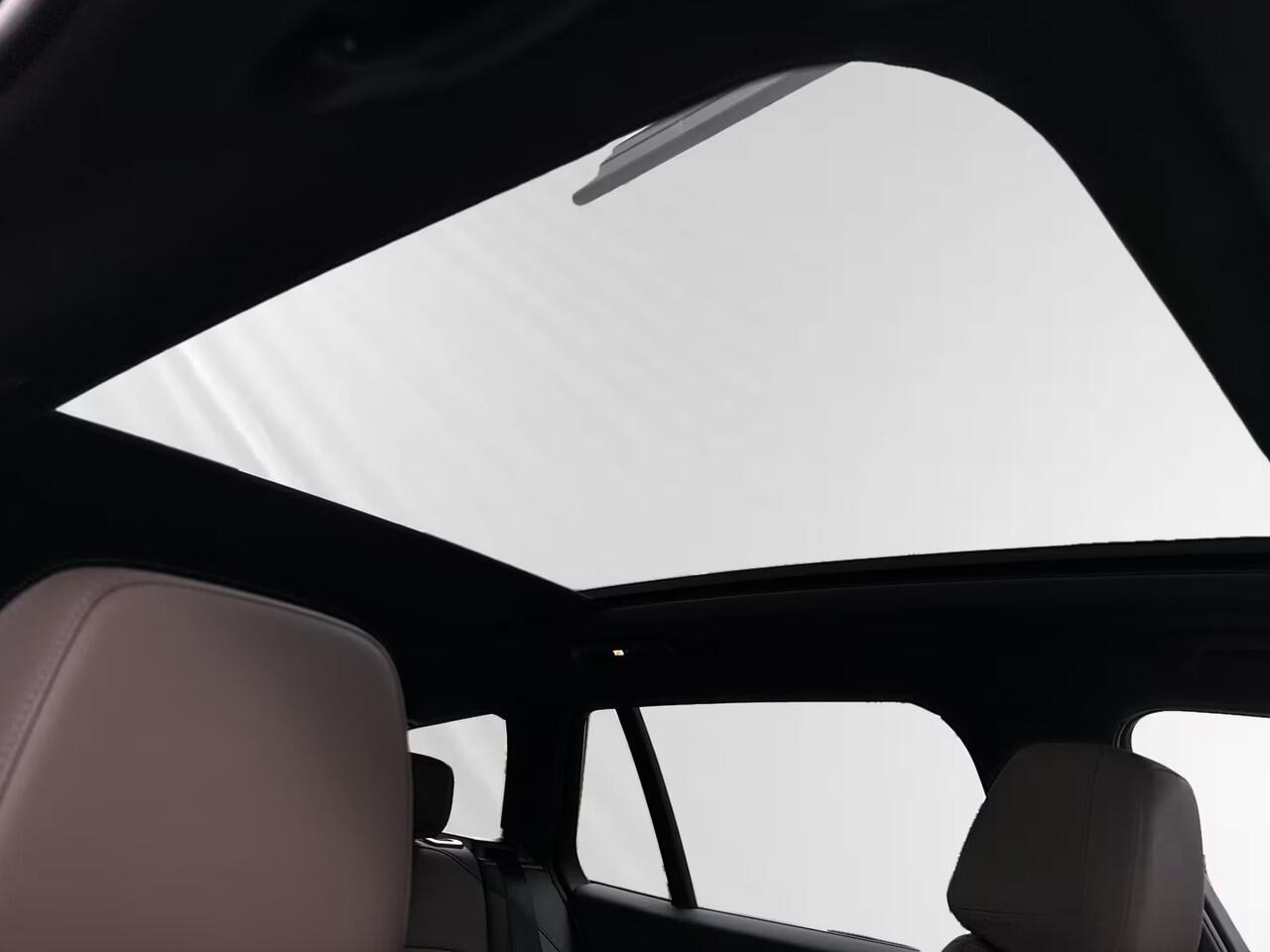 BMW 5-SERIE Touring 520iA M-SPORT ** ADAPT. LED, LEDER, PANORAMA, TREKH, H&K SOUND, DR. ASS+ ** 1e EIG - UNFALLFREI ** ** INFORMEER OOK NAAR ONZE AANTREKKELIJKE FINANCIAL-LEASE TARIEVEN **