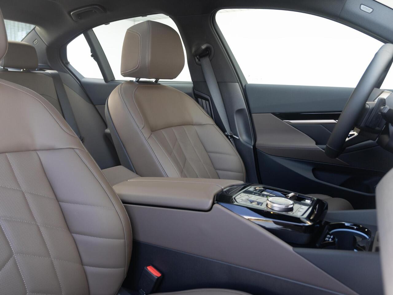 BMW 5-SERIE Sedan 520i | M Sportpakket | Innovation Pack | Travel Pack | Comfort Pack | Ekris Selection