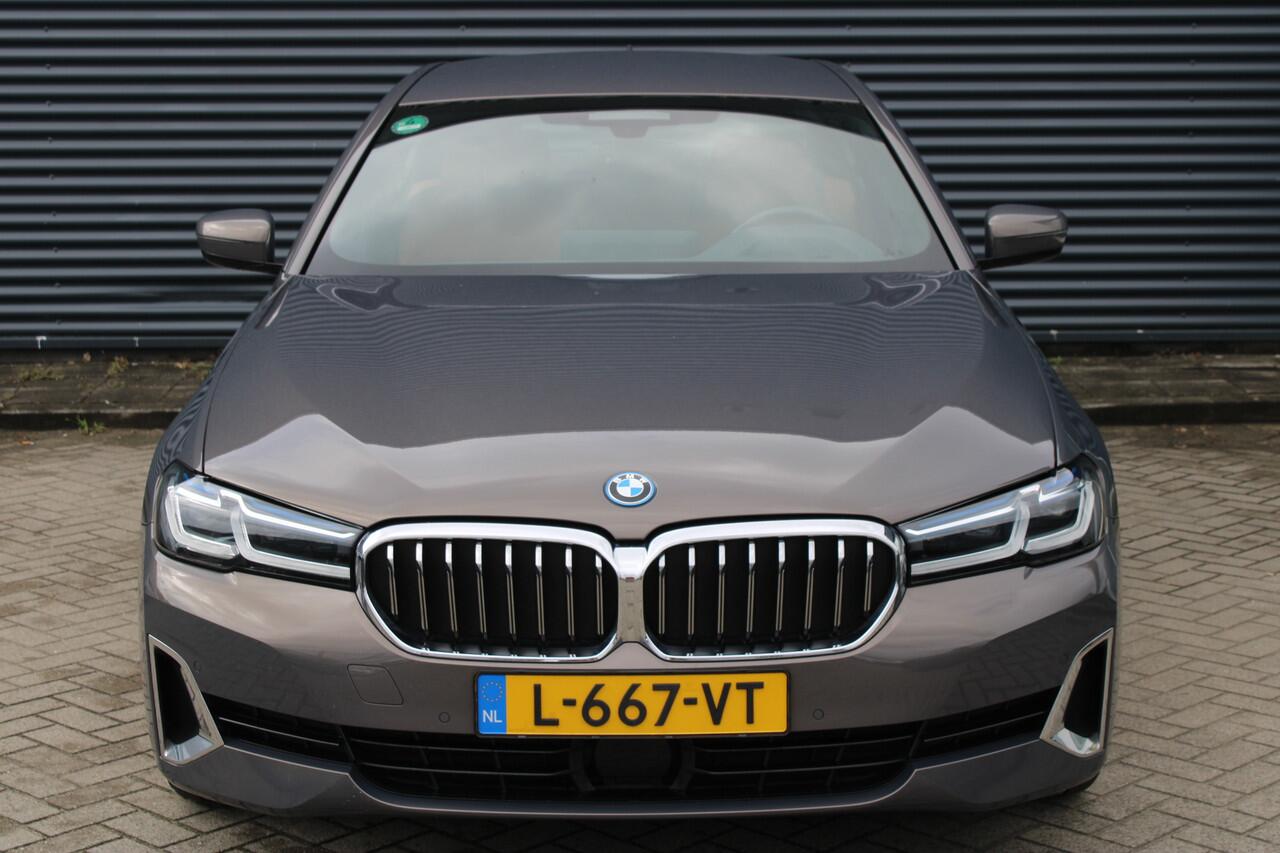 BMW 5-SERIE 545e xDrive Lurxury Adaptive-Cruise Laser Comfortzetels-Leder Head-Up Harman-Kardon Elektr.-Trekaak