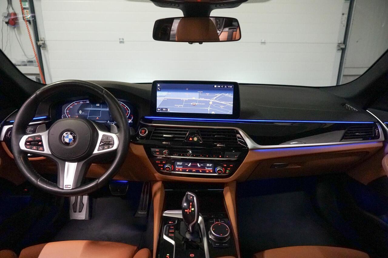 BMW 5-SERIE Touring 540i xDrive M-Sport | Panoramadak | CoPilot | Head Up
