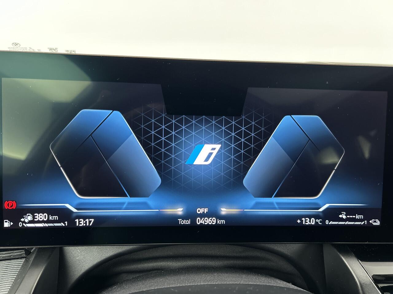 BMW 5-SERIE Touring 530e/M-Sport/Pano/Trekh/Leder/20"/BTW/Ned.Auto