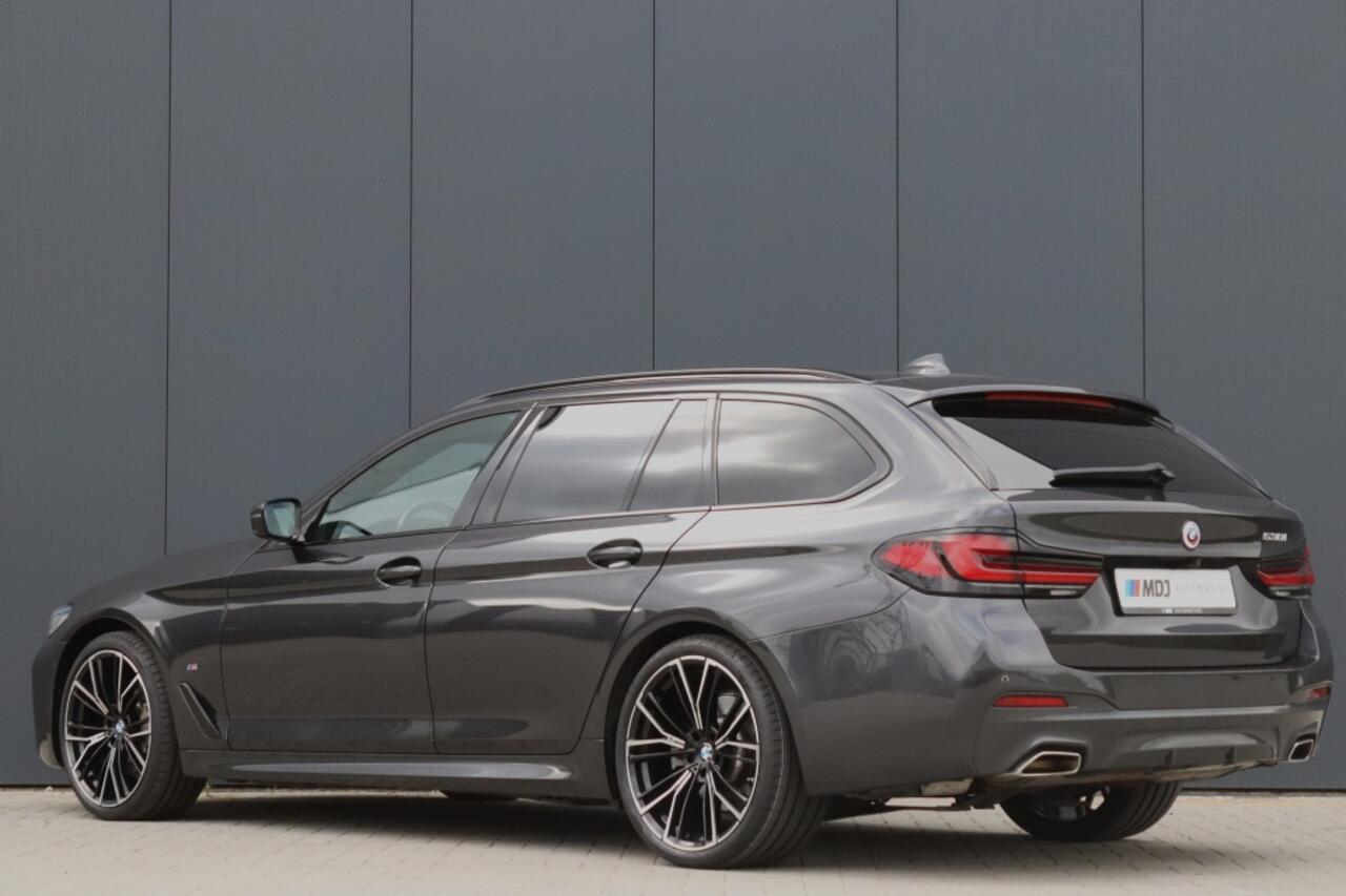 BMW 5-SERIE Touring 530i M Sport Laser Pano Comfort 20 inch -VOL-