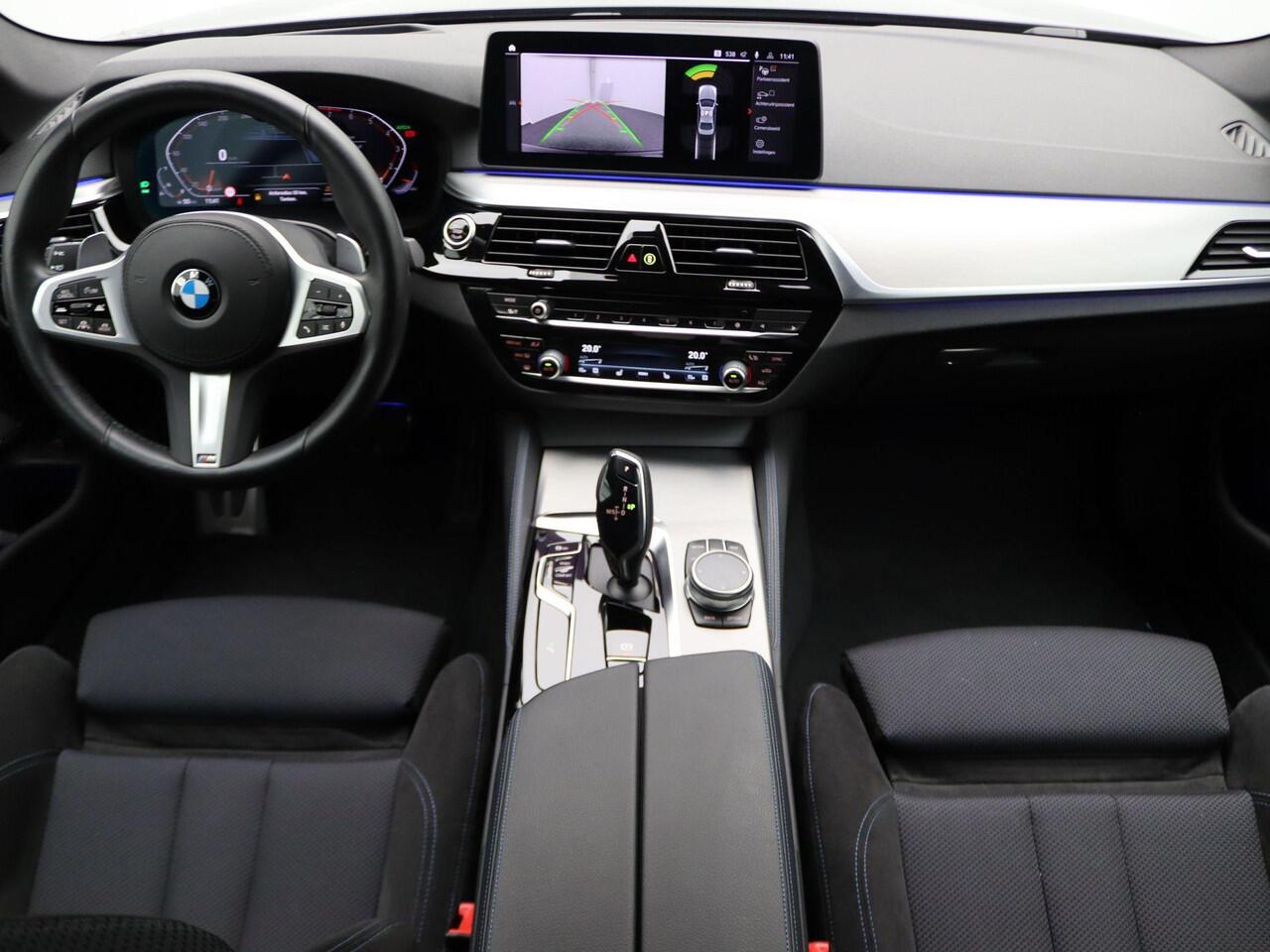 BMW 5-SERIE Sedan 540i M Sportpakket | 4-zone airco | Head-Up Display | Harman Kardon | Driv Ass Prof | 20"