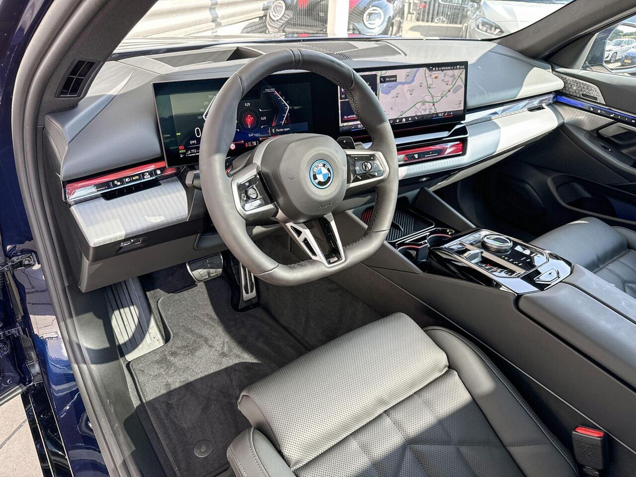 BMW 5-SERIE Sedan 550e xDrive M Sportpakket Pro / Innovation Pack / Travel Pack / Comfort Pack