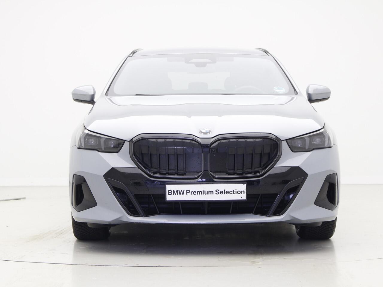 BMW 5-SERIE Touring 520i M-Sport Pro | Trekhaak | Driv. Ass. Pro | Stoelventilatie | Standkachel | | Bowers & Wilkins Surround Sound System | Mild Hybrid