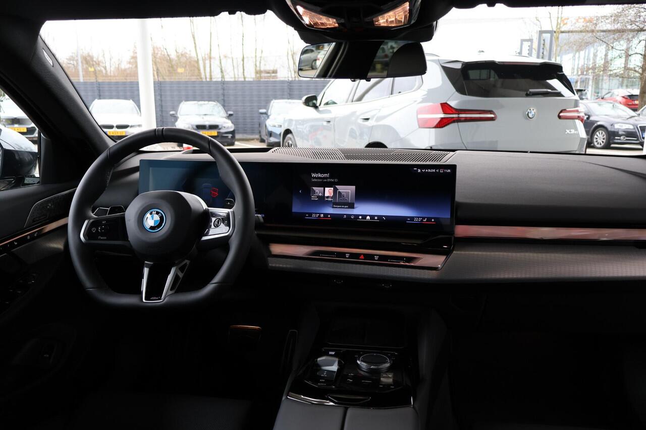 BMW 5-SERIE 530e Sedan | M Sport Edition | M Sportpakket Pro | Equipment Pack Pro | Travel Pack | Comfort Pack