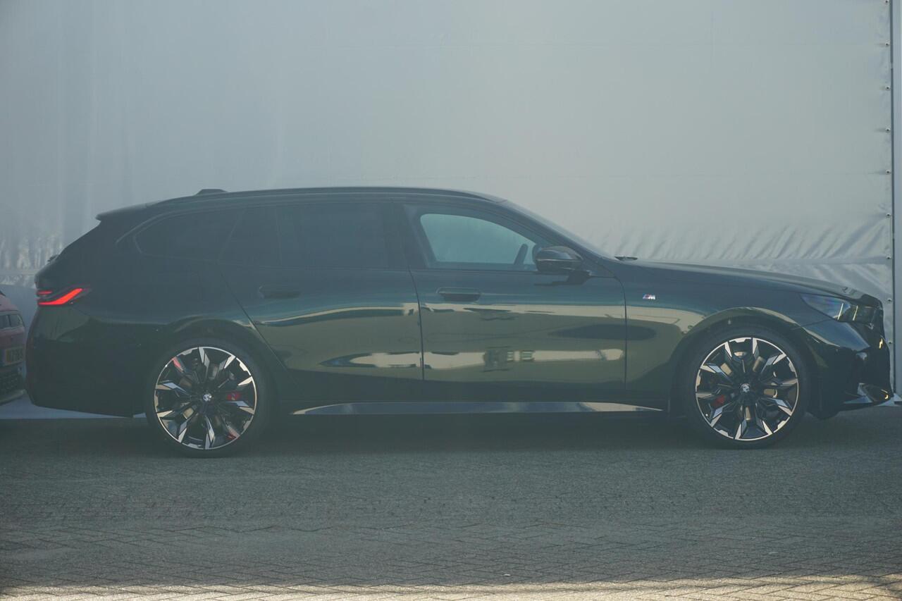 BMW 5-SERIE Touring 530e | M Sportpakket Pro | Individual Lak | Trekhaak | Innovation Pack | Comfort Pack