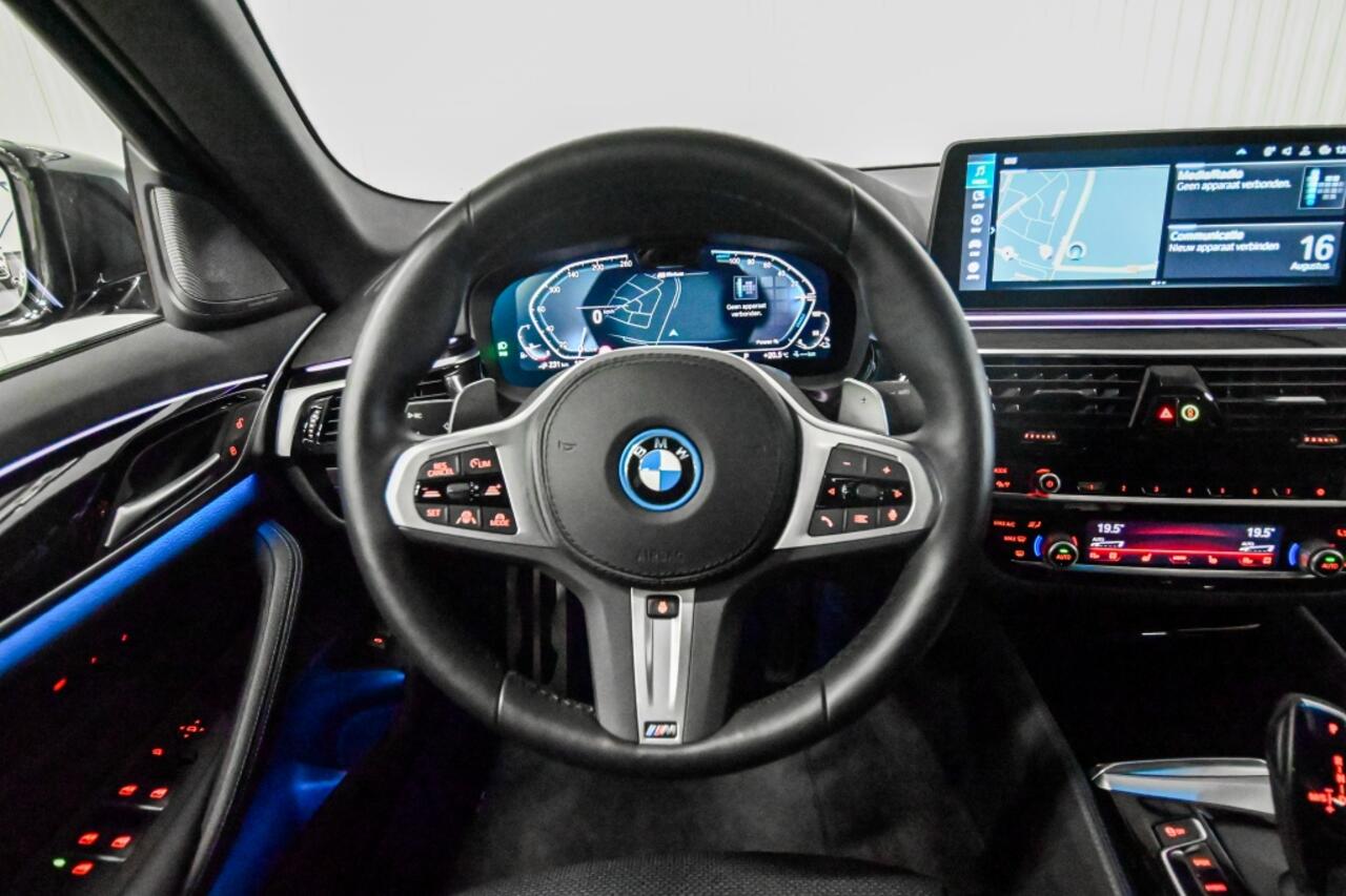 BMW 5-SERIE 530e xDrive M-Sport | HK | ACC | Laser | PHEV