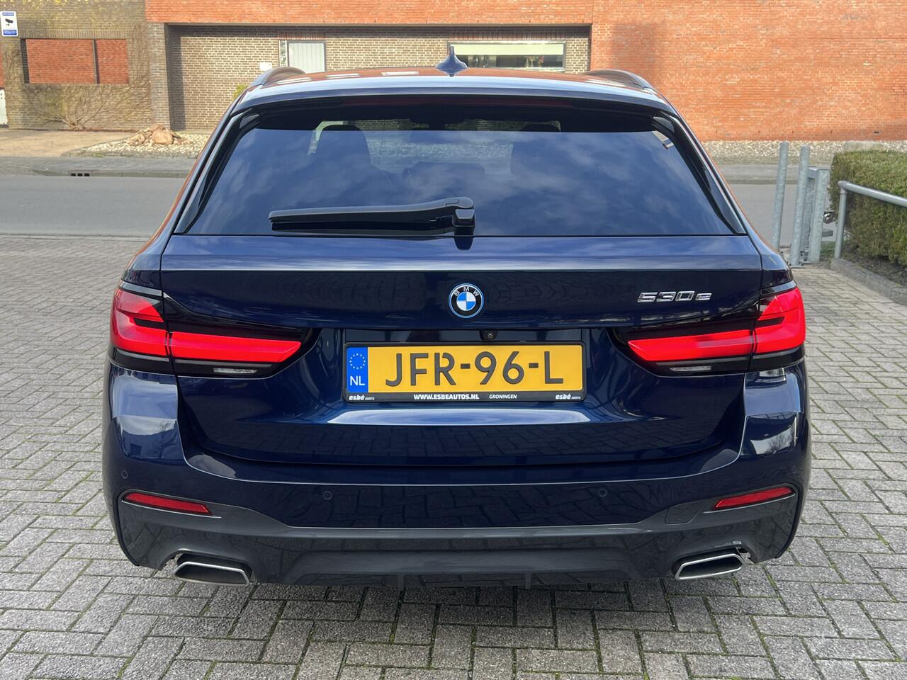 BMW 5-SERIE 530e M-Sport Plus Panoramadak Driving Ass Prof Keyless Rondzicht Camera Elek Stoelen Stoel + Stuurverwarming ACC DAB Head-Up Shadow Line BTW Tansanit Plug In Hybride 1e Eigenaar BTW Auto