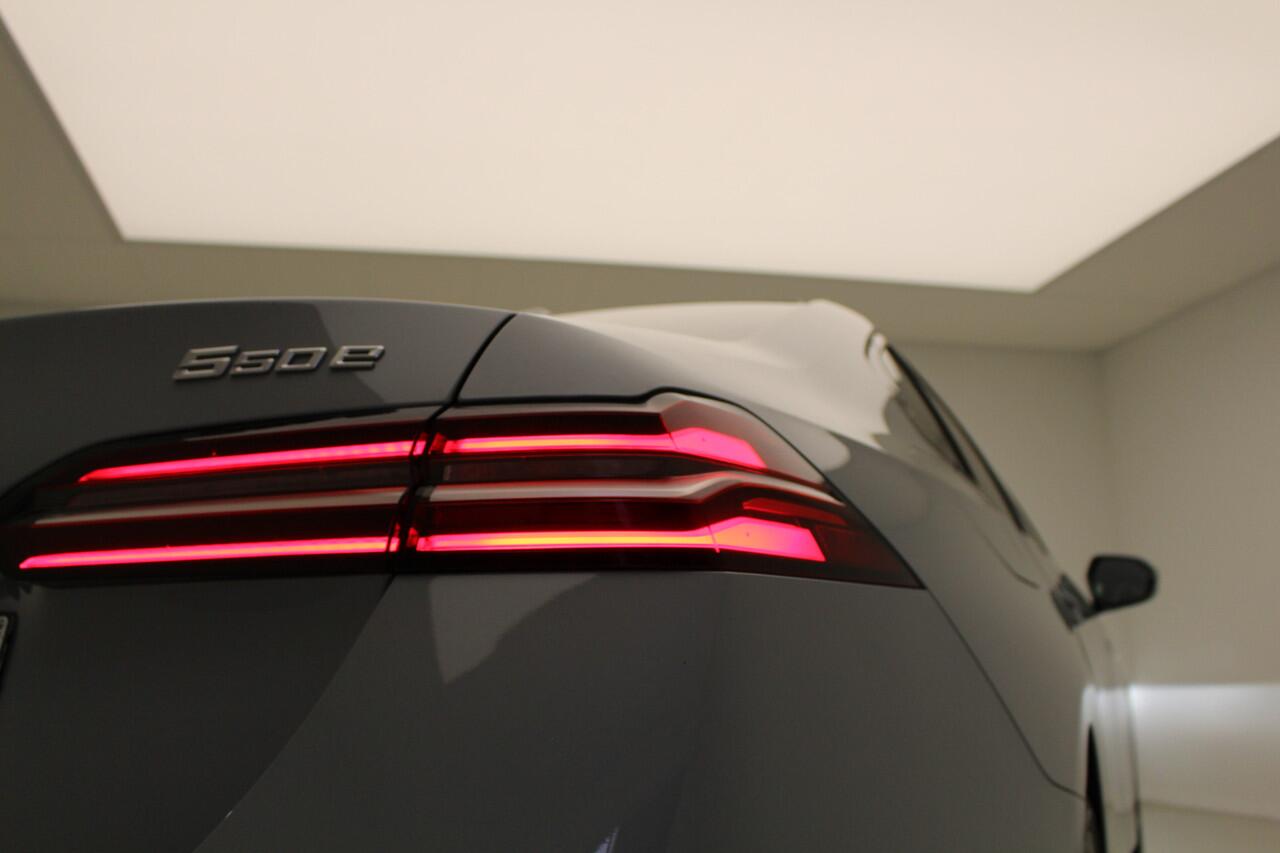 BMW 5-SERIE 550e xDrive M-Sport | Trekhaak | CoPilot | 20" | Bowers & Wilkins Surround | 489 pk