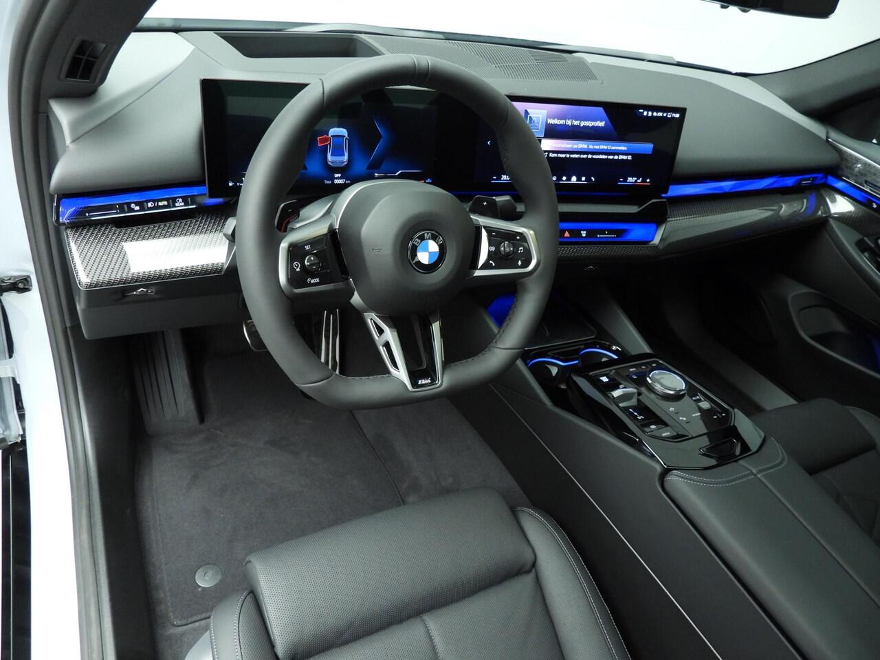 BMW 5-SERIE Sedan 520d | M-Sportpakket | LED | Leder | HUD | Trekhaak | Schuifdak | Active cruise | DAb | Bowers & Wilkins sound | Alu 21 inch | Ekris Selection
