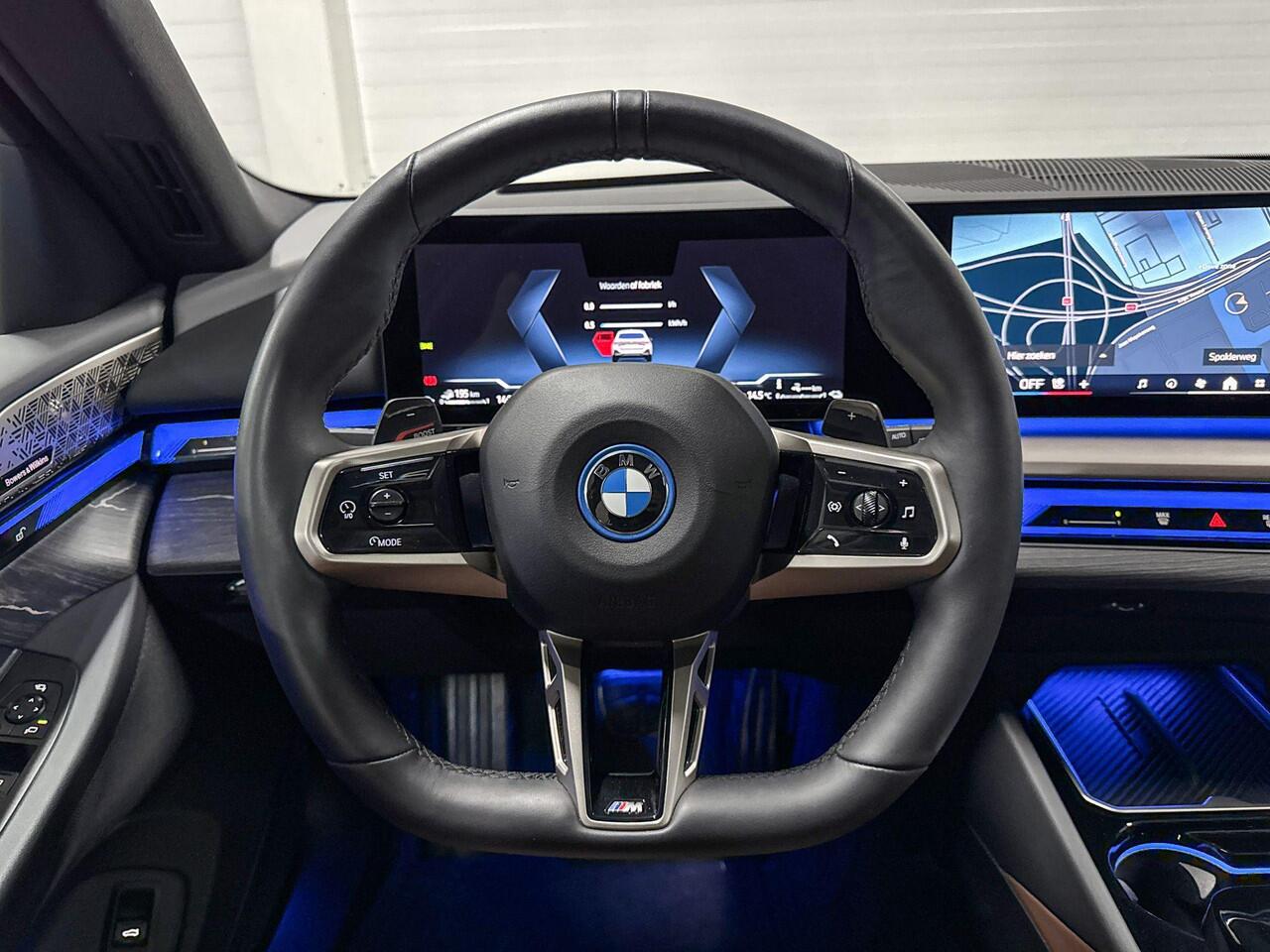 BMW 5-SERIE Touring 550e xDrive | M-Sport Pro | Pano | Bowers & Wilkins | Trekhaak