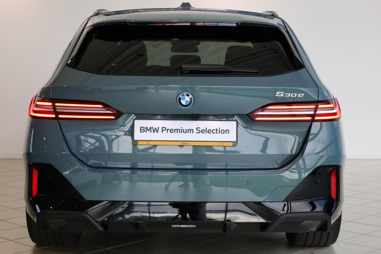 BMW 5-SERIE Touring 530e | M Sport | Panorama Dak | Driving Assistant Plus | Trekhaak