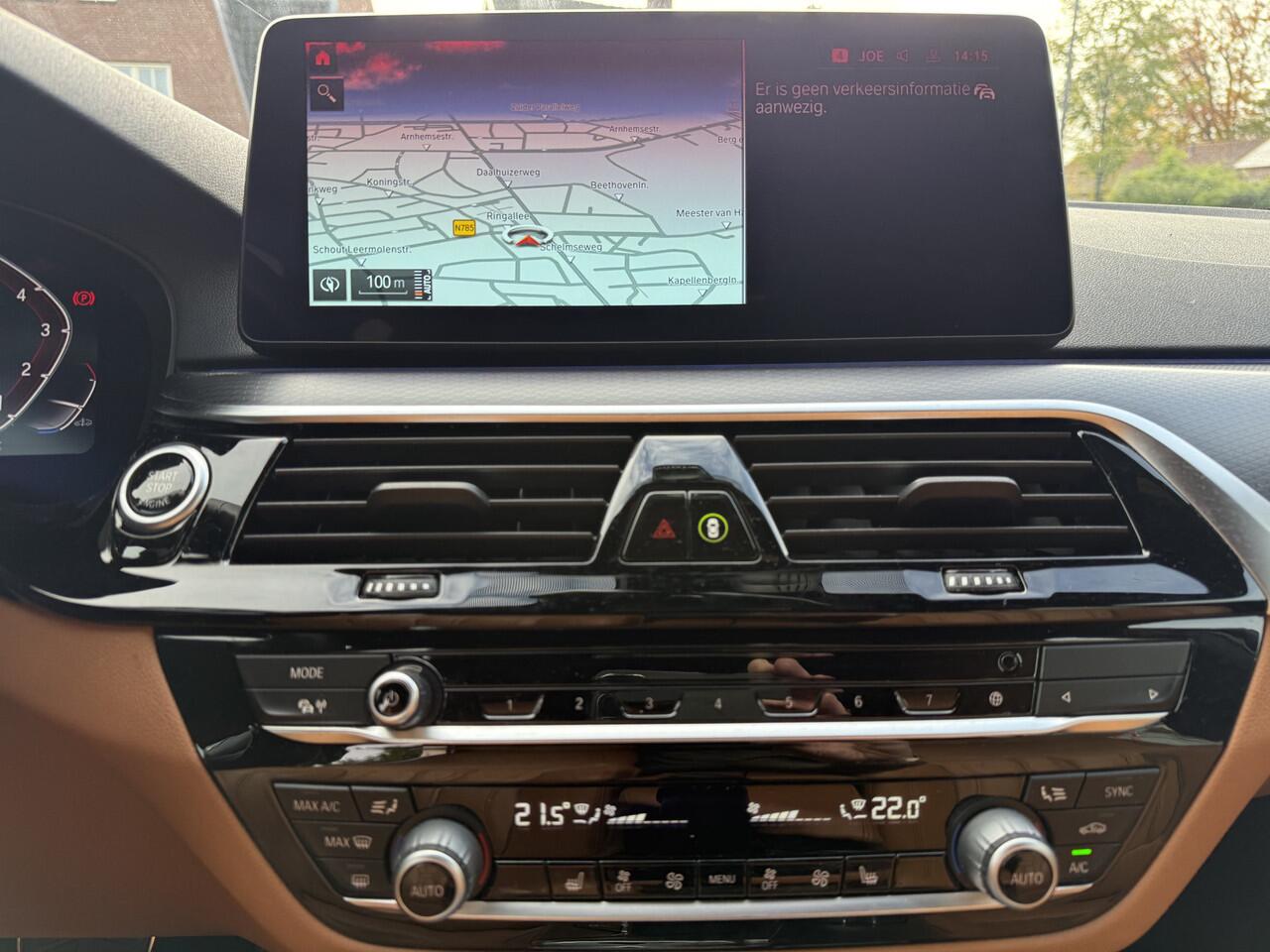 BMW 5-SERIE Touring 520i LCi Aut. M-Sport, Trekhaak | Sport-leder | Navi+