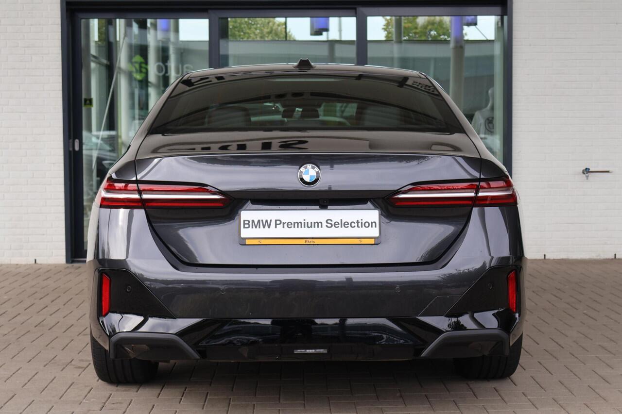 BMW 5-SERIE 520i | M Sportpakket | Innovation Pack | Voorstoelen Verwarmd