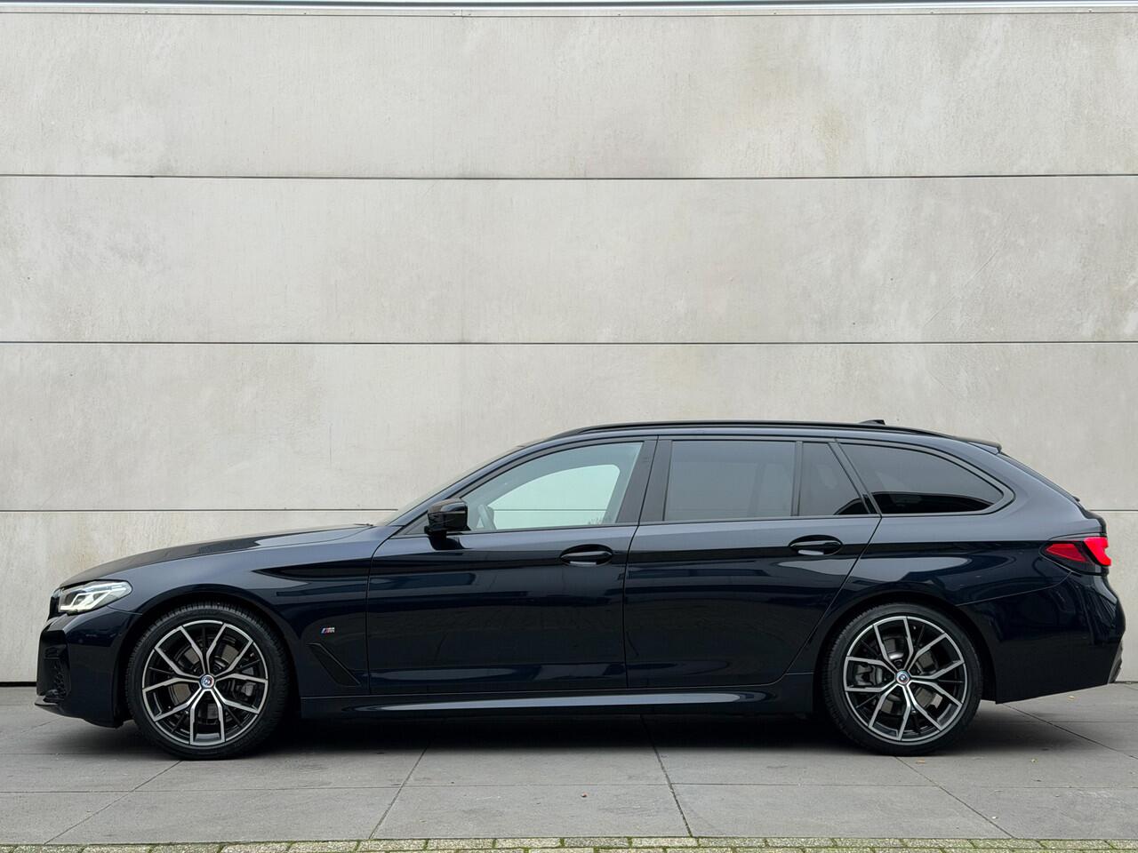 BMW 5-SERIE Touring 520i Business Edition Plus M Sport-Pano-19"-Head up-Trekhaak-Leer
