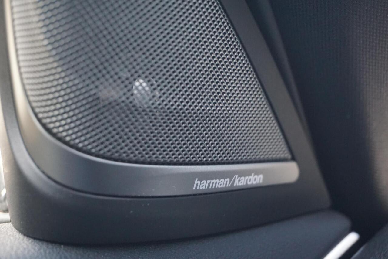 BMW 5-SERIE Touring 530e High Executive M Pakket | Trekhaak | LASER | ACC