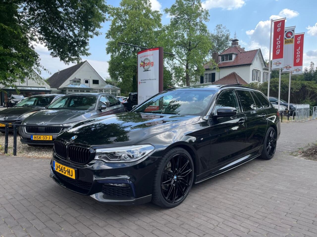 BMW 5-SERIE TOURING 520I HIGH EXECUTIVE / SCHUIFDAK / LEDER / HARMAN-KARDON