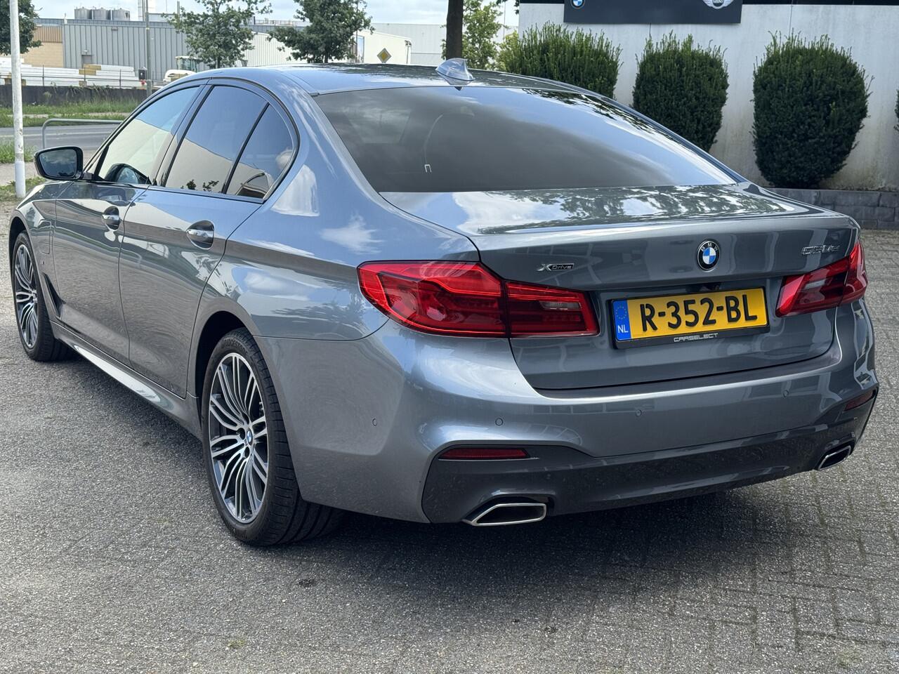 BMW 5-SERIE 530e xDrive iPerformance High Executive M Pakket, 360 Camera, Harman Kardon, Navigatie . Neem contact op en we maken een afspraak!
