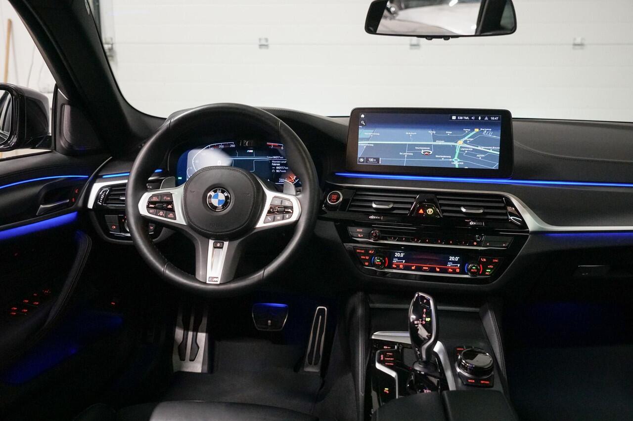 BMW 5-SERIE Touring 540i xDrive M-Sport | Panoramadak | CoPilot | Harman Kardon