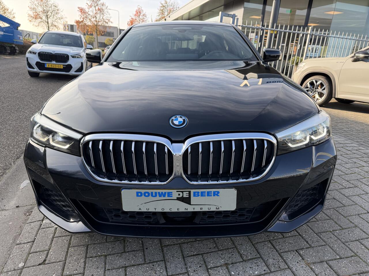 BMW 5-SERIE 545e xDrive M sport 545 Trekhaak | Adapt. Cruise | HiFi | Stuurverw. | Stoelverw.
